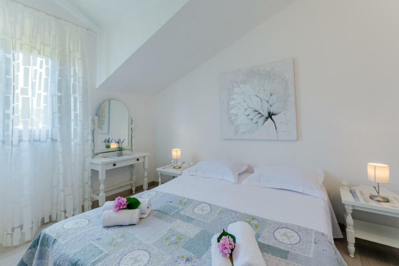 Villa Dinka Sutivan Zewnętrze zdjęcie