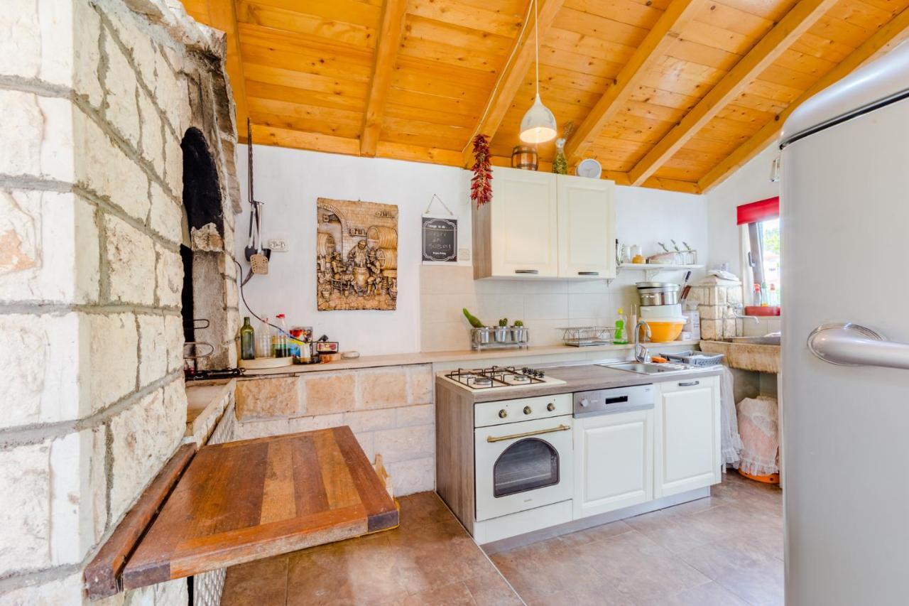 Villa Dinka Sutivan Zewnętrze zdjęcie