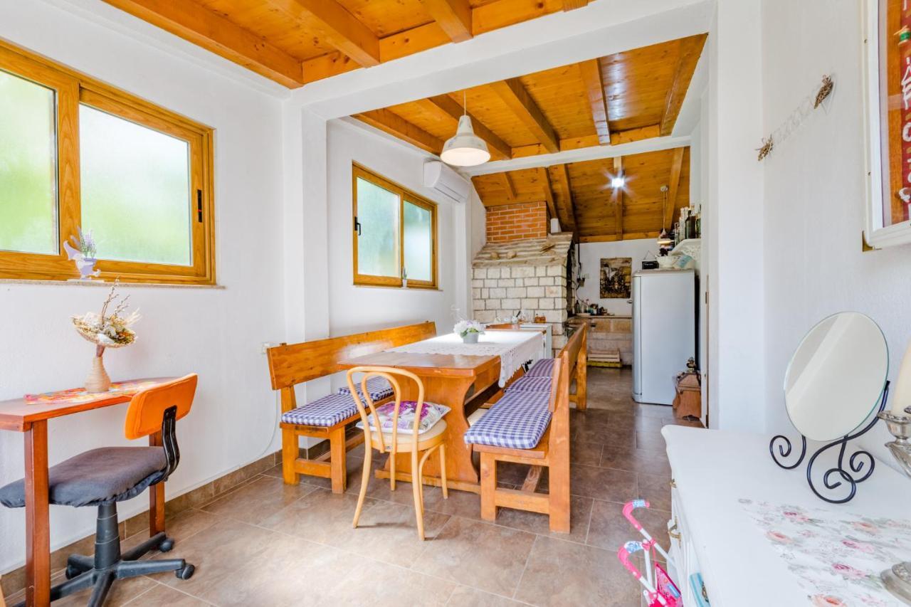 Villa Dinka Sutivan Zewnętrze zdjęcie